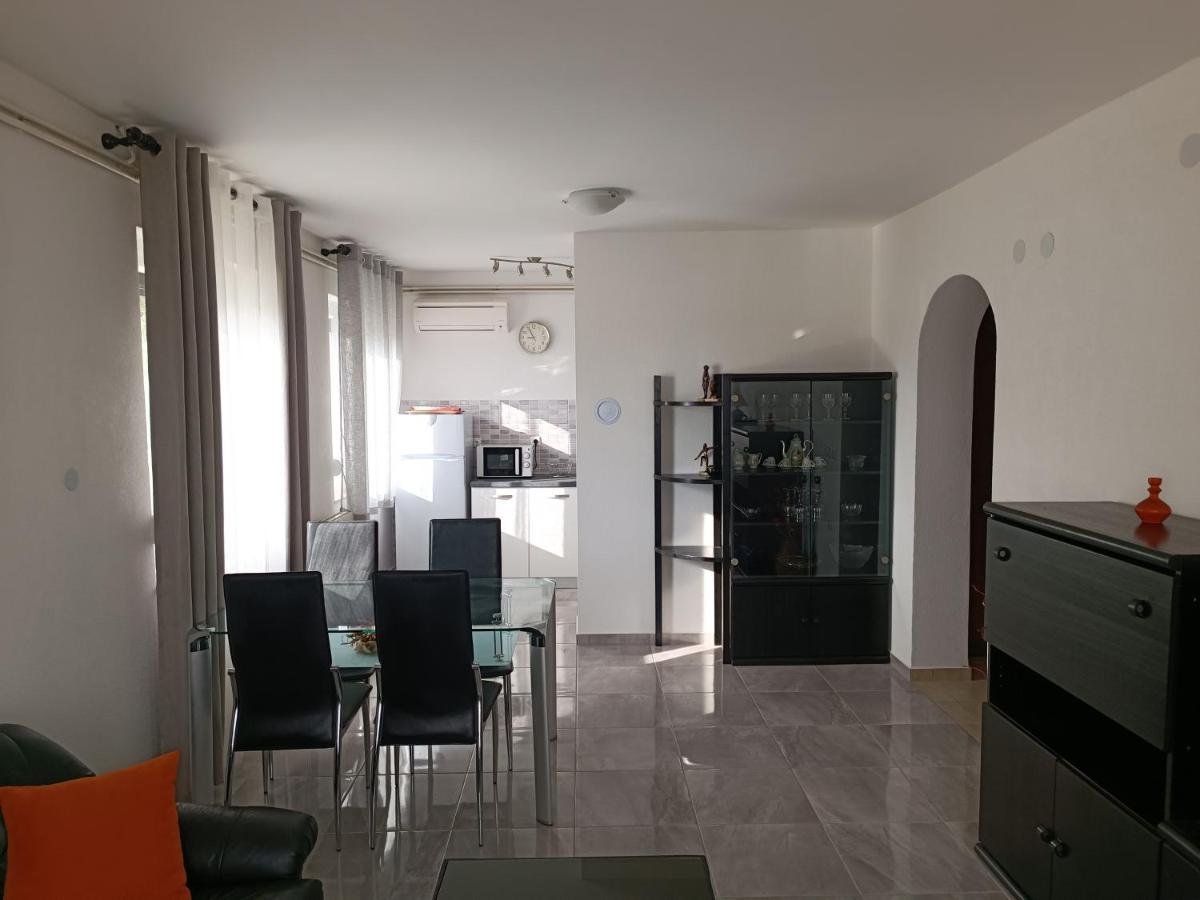 Apartments Mira Krk Krk Town Exterior photo