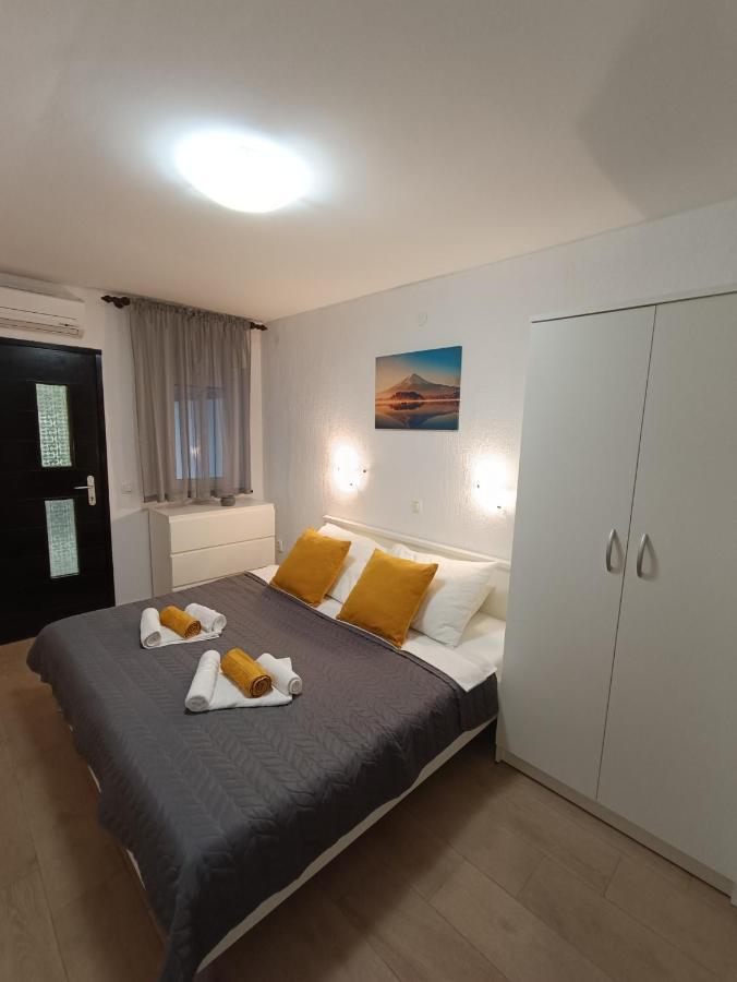 Apartments Mira Krk Krk Town Exterior photo